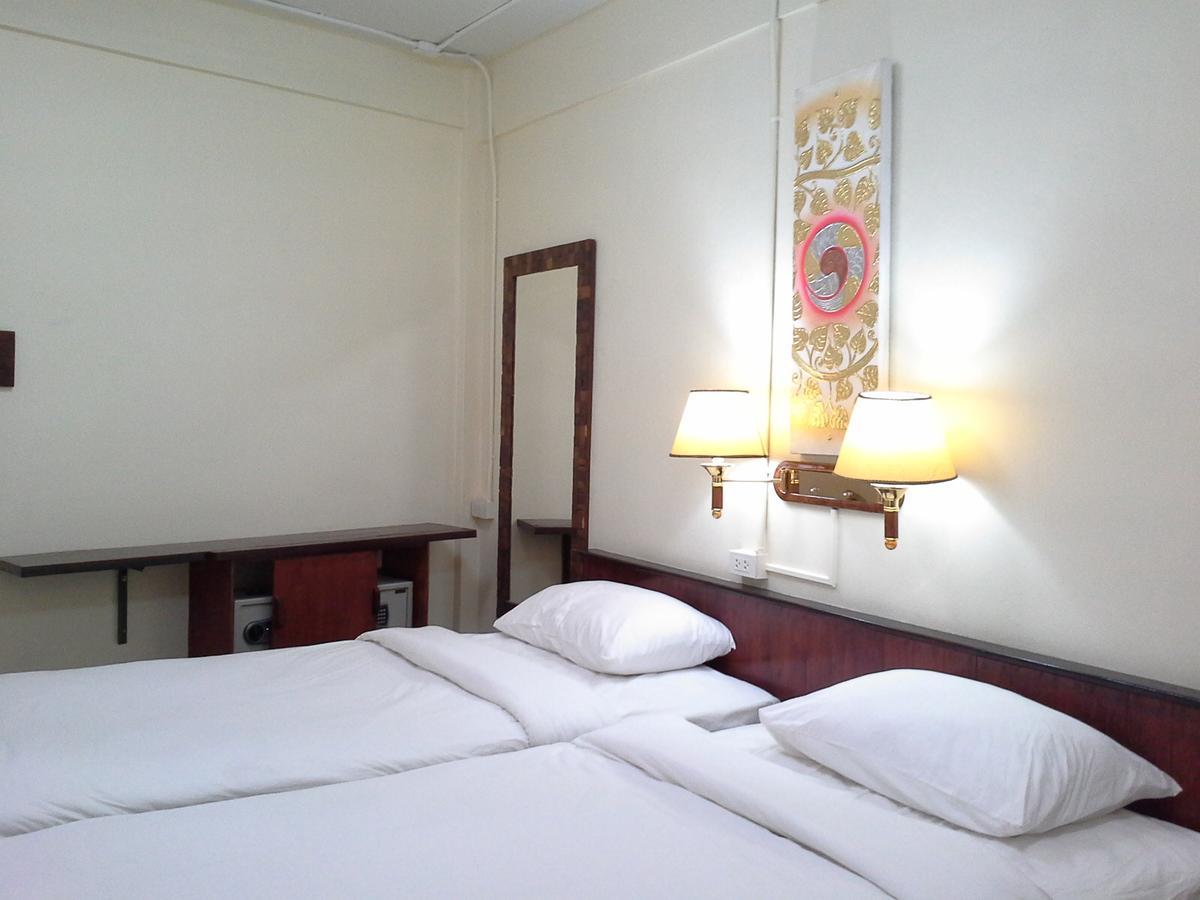 Bc Guesthouse Banglamphu Бангкок Экстерьер фото